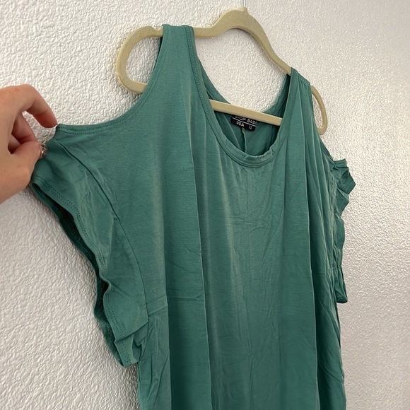 SHOP BASIC USA • Green Tank Off The Shoulder Top Blouse - Picture 5 of 7